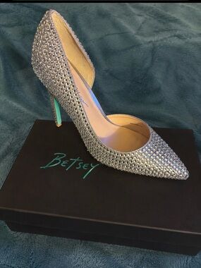Betsey Johnson SB -Hazil Clear